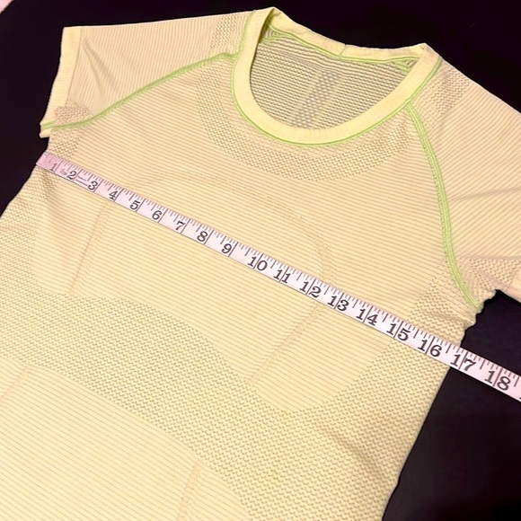 Lululemon swiftly tech short sleeve stretchy T-shirt, neon yellow, size 8 - Picture 7 of 13